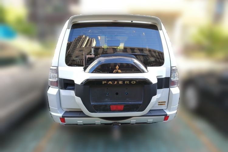 Used Mitsubishi Pajero 2019 V97 3.8L 5-Door GLS Sunroof Dual Differential – Middle East Rear