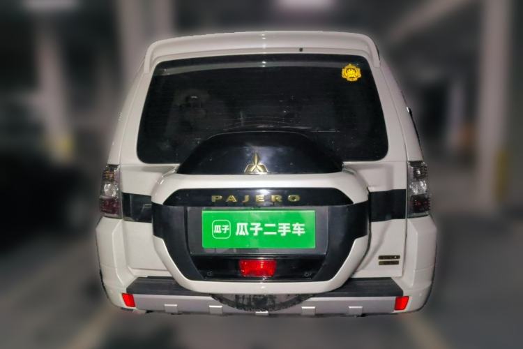 Used Mitsubishi Pajero  Rear