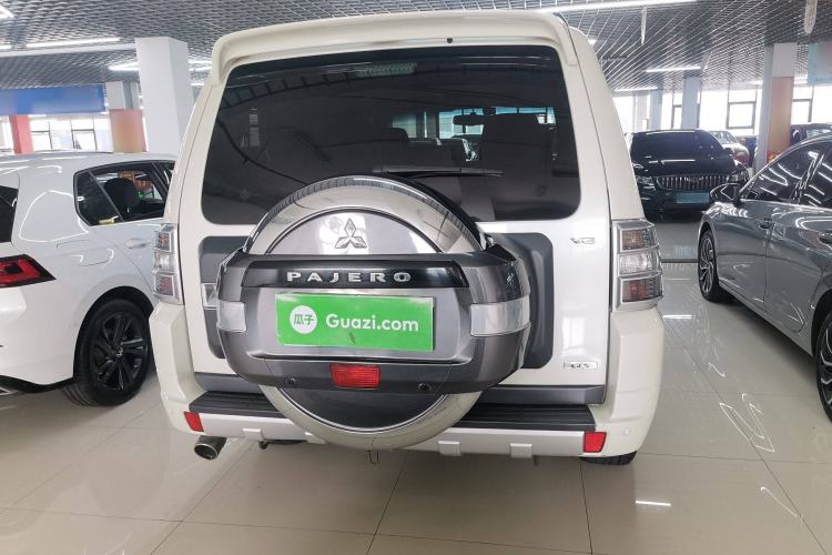 Used Mitsubishi Pajero 2019 3.0L Automatic Luxury Edition Rear