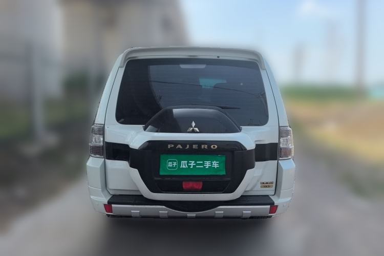 Used Mitsubishi Pajero  Rear