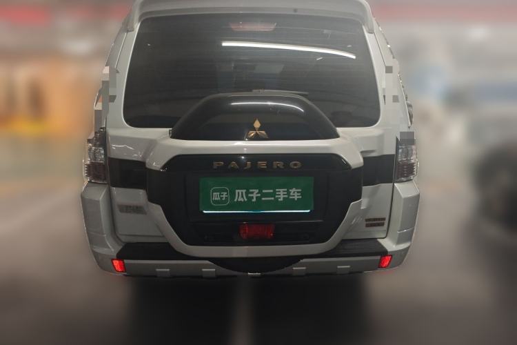 Used Mitsubishi Pajero  Rear