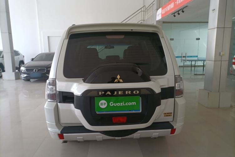 Used Mitsubishi Pajero 2019 V97 3.8L 5-Door GLS Middle East Edition Rear