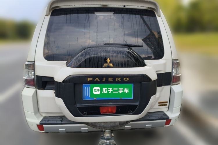 Used Mitsubishi Pajero  Rear