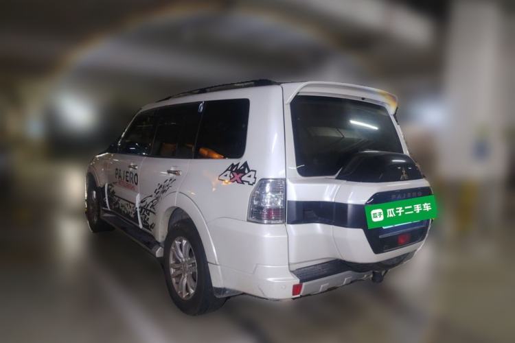 Used Mitsubishi Pajero  Rear Left 45 Deg