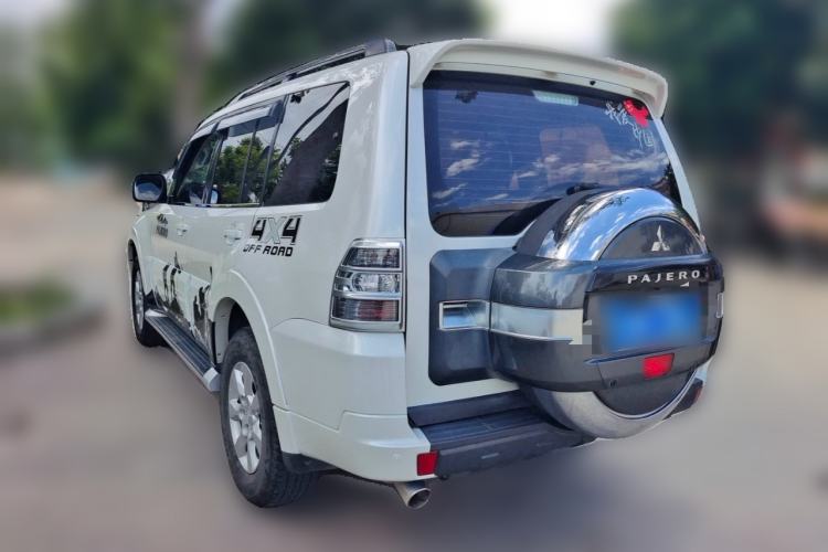 Used Mitsubishi Pajero 2019 3.0L Automatic Comfort Edition Rear Left 45 Deg