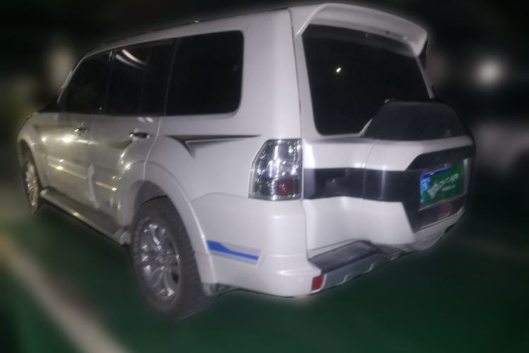 Used Mitsubishi Pajero  Rear Left 45 Deg