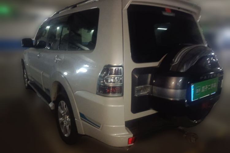 Used Mitsubishi Pajero 2019 3.0L Automatic Comfort Edition Rear Left 45 Deg