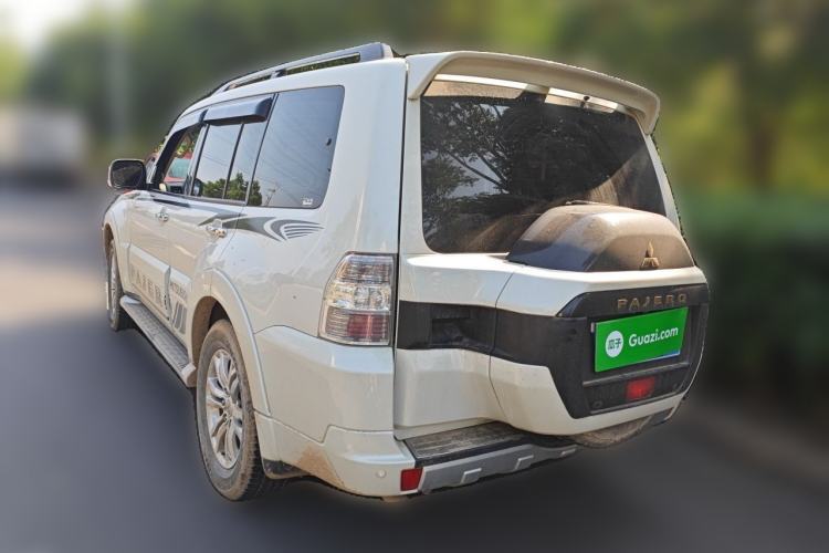 Used Mitsubishi Pajero  Rear Left 45 Deg
