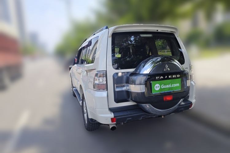 Used Mitsubishi Pajero 2019 3.0L Automatic Comfort Edition Rear Left 45 Deg