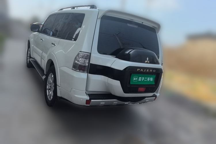 Used Mitsubishi Pajero  Rear Left 45 Deg