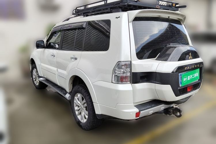 Used Mitsubishi Pajero 2019 V97 3.8L 5-Door GLS Sunroof Dual Differential – Middle East Rear Left 45 Deg