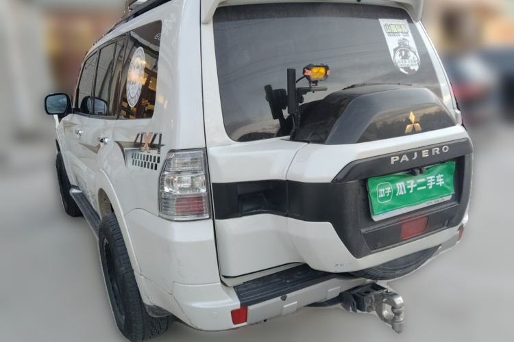 Used Mitsubishi Pajero 2019 V97 3.8L 5-Door GLS Sunroof Dual Differential – Middle East Rear Left 45 Deg