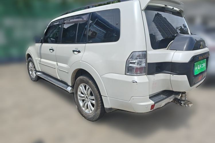 Used Mitsubishi Pajero  Rear Left 45 Deg