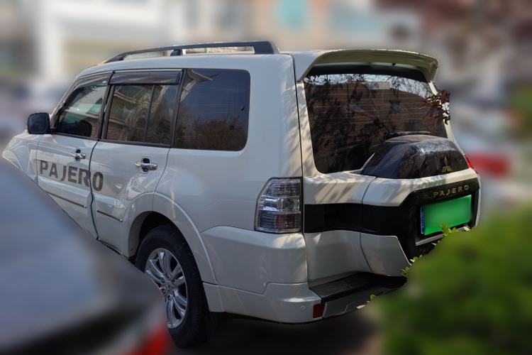 Used Mitsubishi Pajero 2019 V97 3.8L 5-Door GLS Sunroof Dual Differential – Middle East Rear Left 45 Deg
