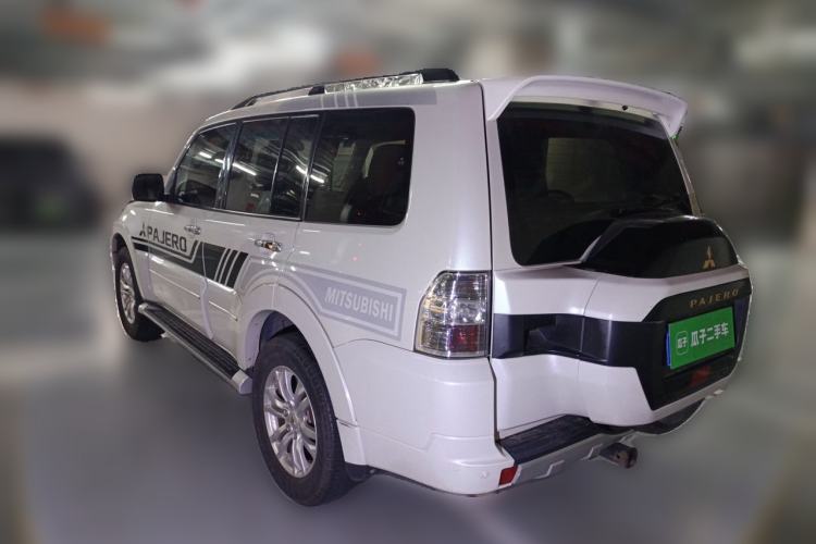 Used Mitsubishi Pajero  Rear Left 45 Deg