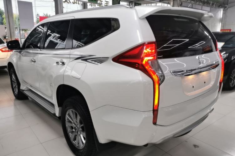 Used Mitsubishi Pajero 2019 3.0L Automatic Standard Edition Rear Left 45 Deg