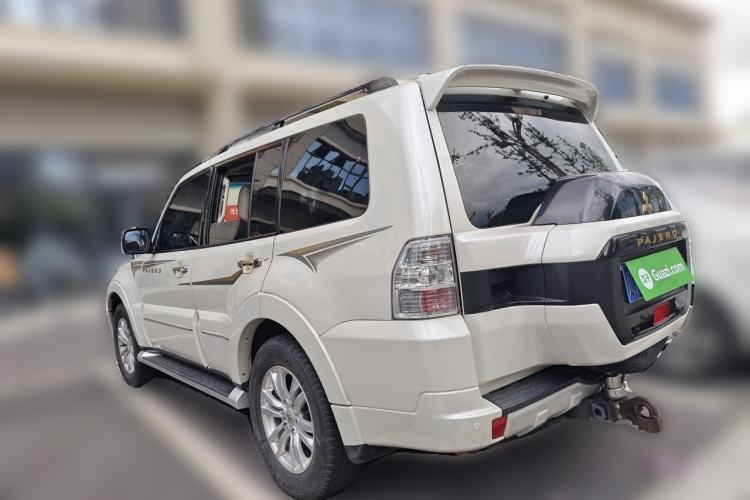 Used Mitsubishi Pajero  Rear Left 45 Deg