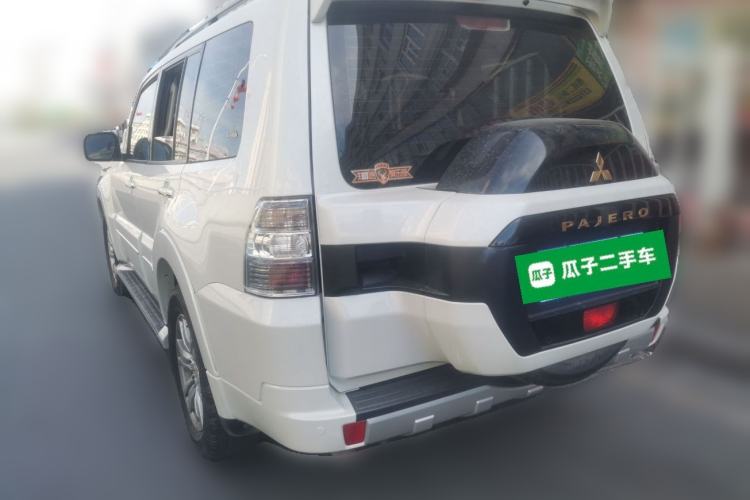 Used Mitsubishi Pajero  Rear Left 45 Deg