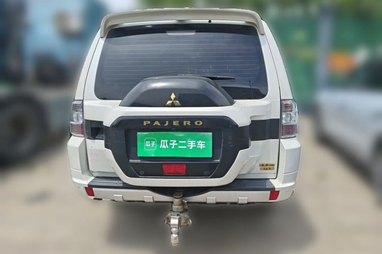 Used Mitsubishi Pajero  Rear