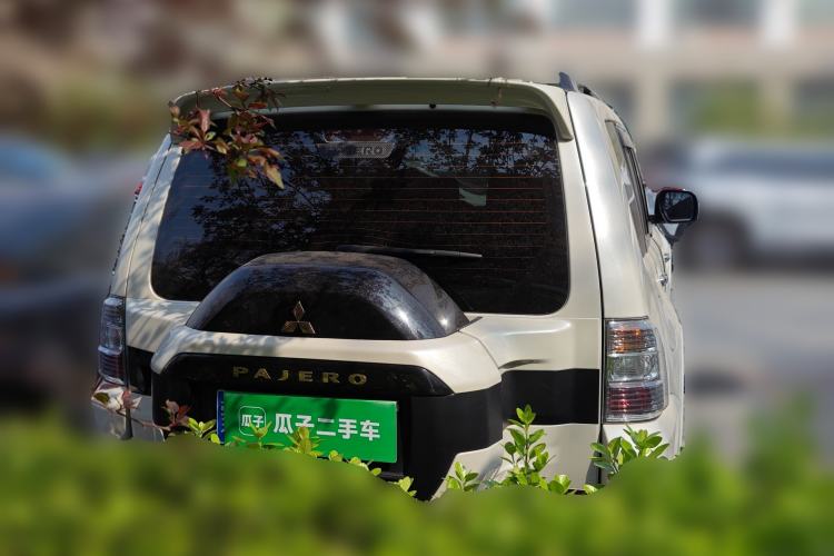Used Mitsubishi Pajero 2019 V97 3.8L 5-Door GLS Sunroof Dual Differential – Middle East Rear