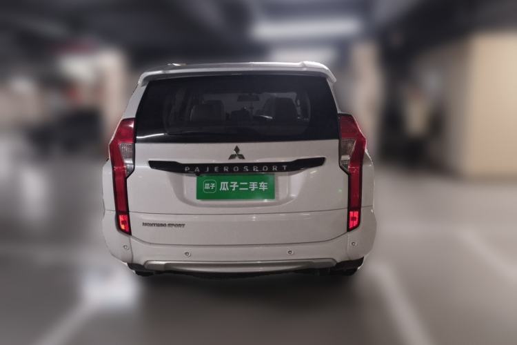 Used Mitsubishi Pajero  Rear