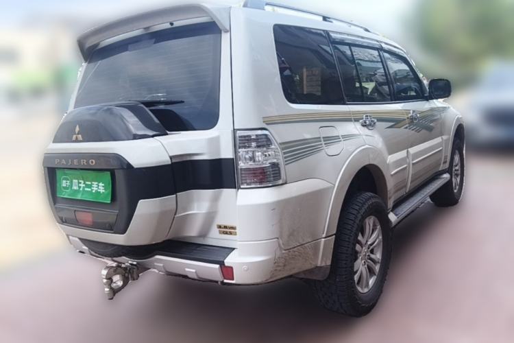 Used Mitsubishi Pajero  Rear Right 45 Deg