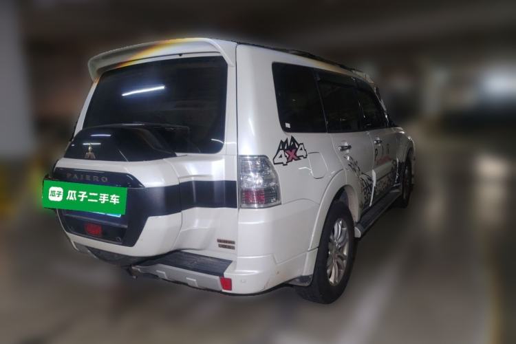 Used Mitsubishi Pajero  Rear Right 45 Deg
