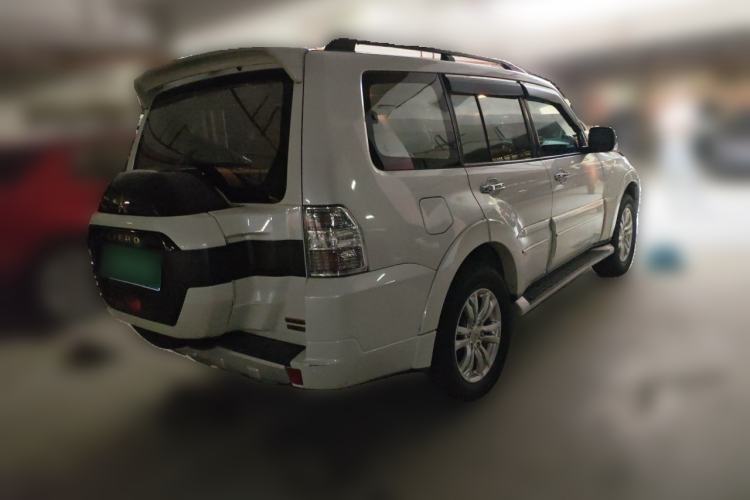 Used Mitsubishi Pajero 2019 V97 3.8L 5-Door GLS Sunroof Dual Differential – Middle East Rear Right 45 Deg