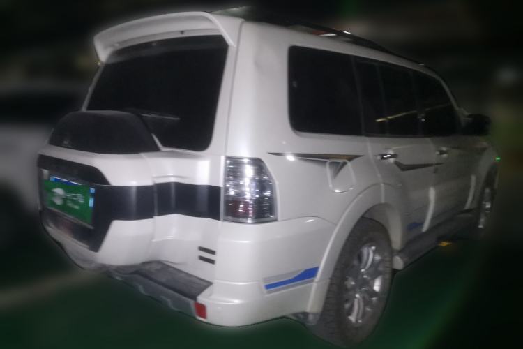 Used Mitsubishi Pajero  Rear Right 45 Deg