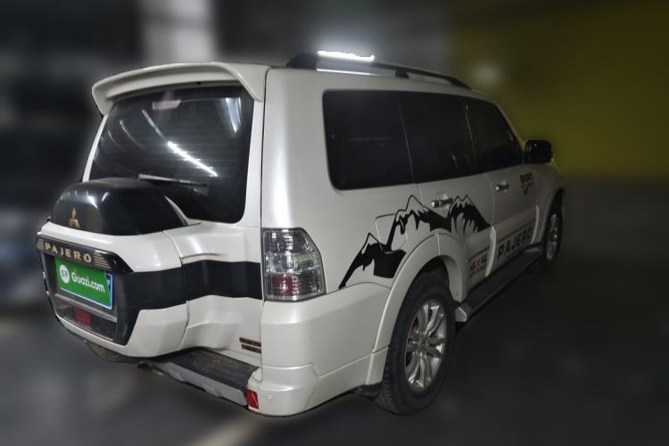 Used Mitsubishi Pajero 2019 V97 3.8L 5-Door GLS Sunroof Dual Differential – Middle East Rear Right 45 Deg