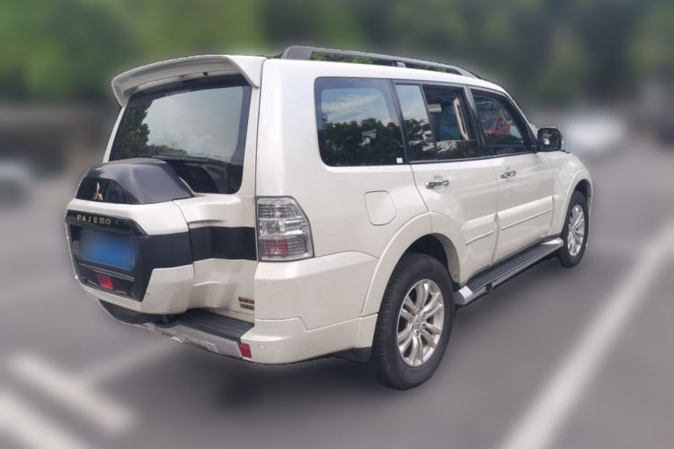 Used Mitsubishi Pajero 2019 V97 3.8L 5-Door GLS Sunroof Dual Differential – Middle East Rear Right 45 Deg