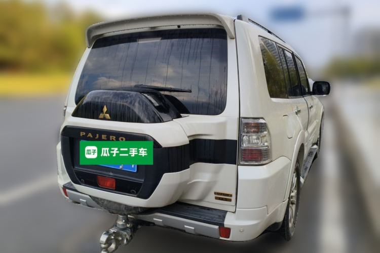 Used Mitsubishi Pajero  Rear Right 45 Deg