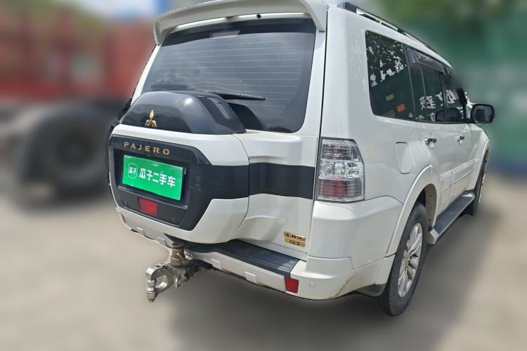 Used Mitsubishi Pajero  Rear Right 45 Deg