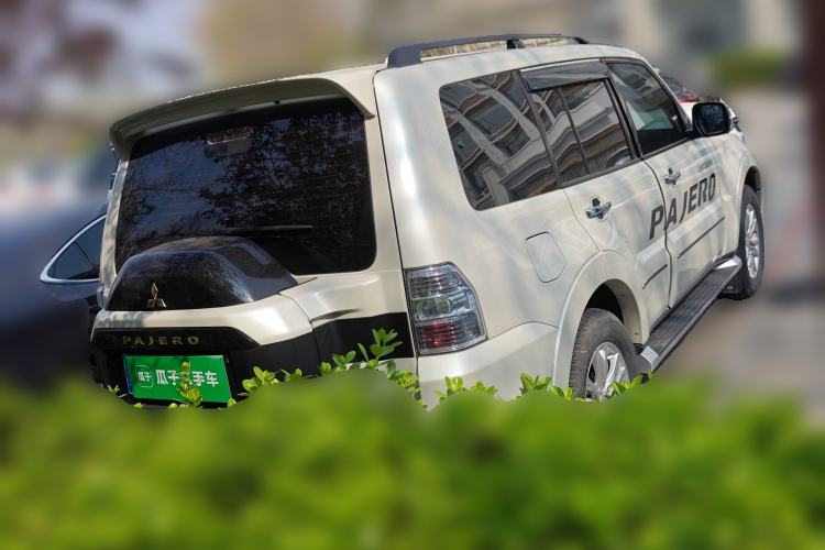 Used Mitsubishi Pajero 2019 V97 3.8L 5-Door GLS Sunroof Dual Differential – Middle East Rear Right 45 Deg