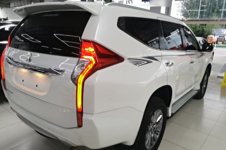 Used Mitsubishi Pajero 2019 3.0L Automatic Standard Edition Rear Right 45 Deg
