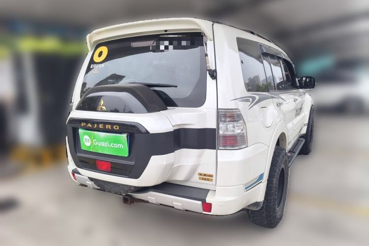 Used Mitsubishi Pajero  Rear Right 45 Deg