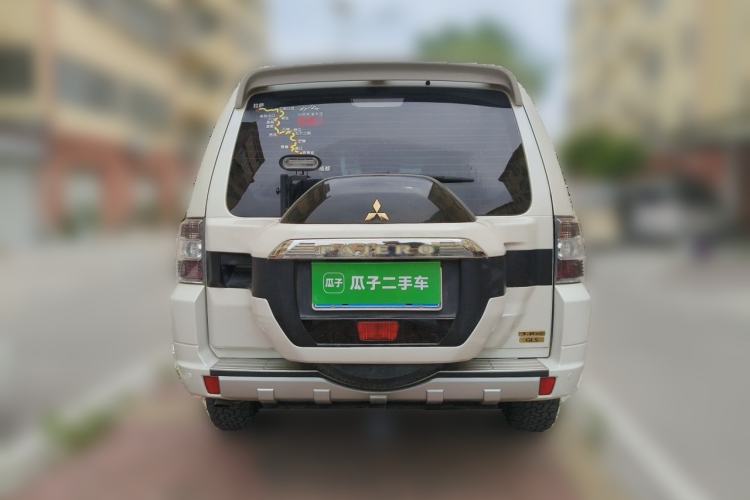 Used Mitsubishi Pajero  Rear