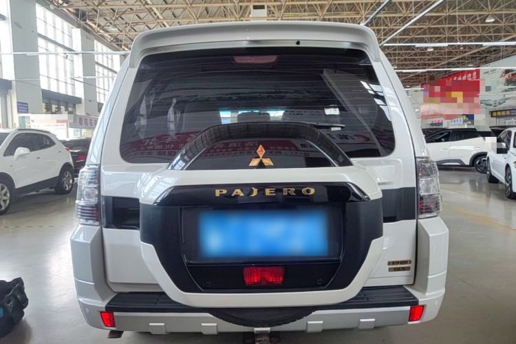 Used Mitsubishi Pajero 2019 V97 3.8L 5-Door GLS Middle East Edition Rear