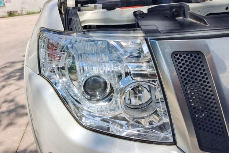 Used Mitsubishi Pajero 2019 3.0L Automatic Comfort Edition Right Front Headlight