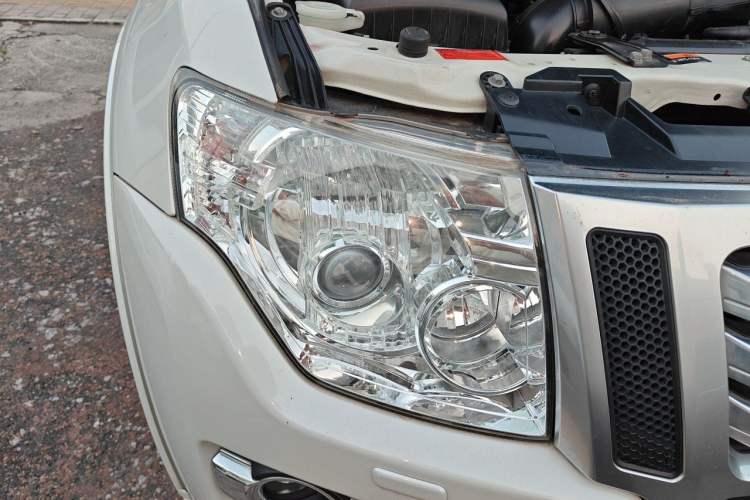 Used Mitsubishi Pajero 2019 3.0L Automatic Prestige Edition Right Front Headlight