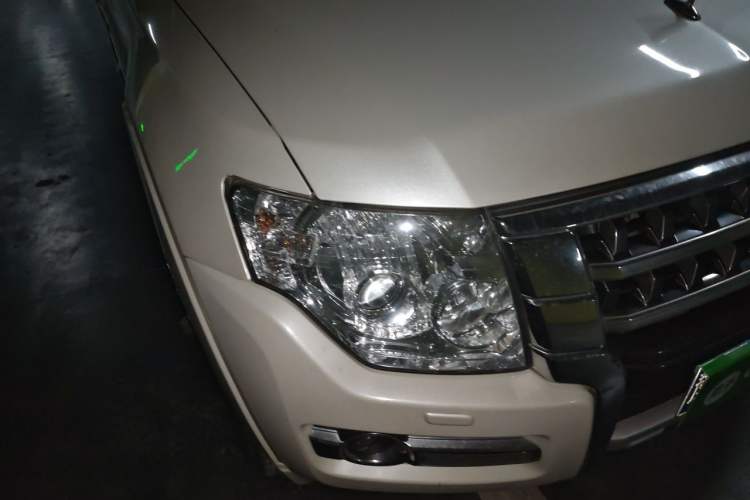 Used Mitsubishi Pajero 2019 V97 3.8L 5-Door GLS Sunroof Dual Differential – Middle East Right Front Headlight