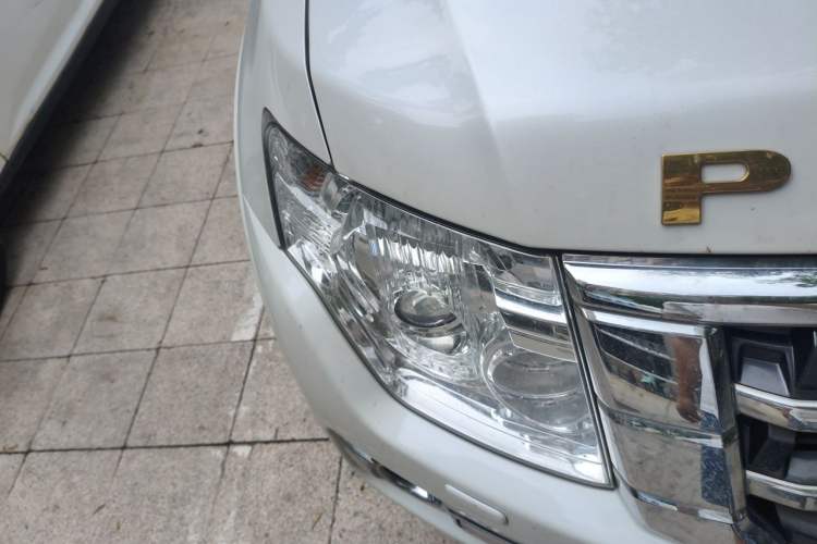 Used Mitsubishi Pajero 2019 3.0L Automatic Prestige Edition Right Front Headlight