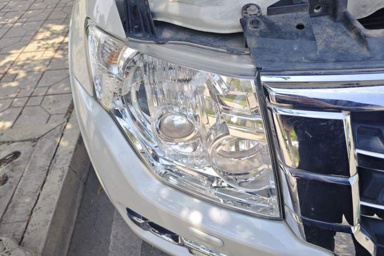 Used Mitsubishi Pajero 2019 3.0L Automatic Comfort Edition Right Front Headlight