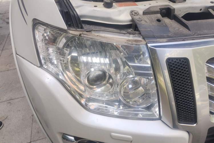Used Mitsubishi Pajero 2019 3.0L Automatic Standard Edition Right Front Headlight