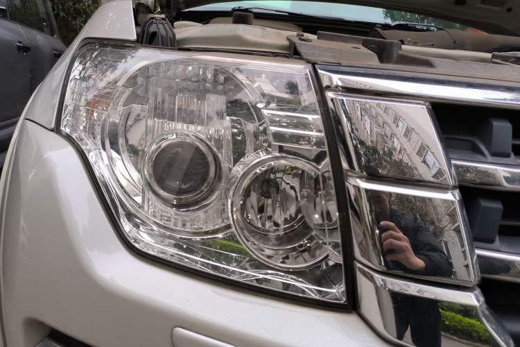 Used Mitsubishi Pajero 2019 3.0L Automatic Standard Edition Right Front Headlight