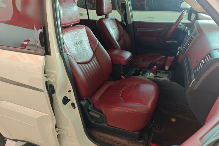 Used Mitsubishi Pajero 2019 3.0L Automatic Standard Edition Right Front Seat