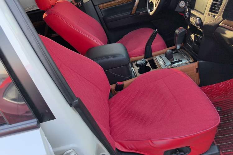 Used Mitsubishi Pajero 2019 3.0L Automatic Prestige Edition Right Front Seat