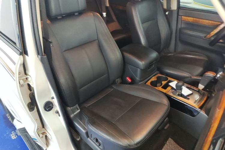Used Mitsubishi Pajero 2019 3.0L Automatic Luxury Edition Right Front Seat