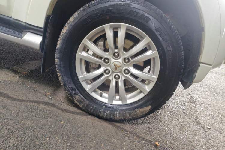 Used Mitsubishi Pajero  Right Front Wheel Hub