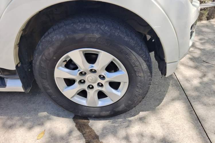 Used Mitsubishi Pajero 2019 3.0L Automatic Comfort Edition Right Front Wheel Hub